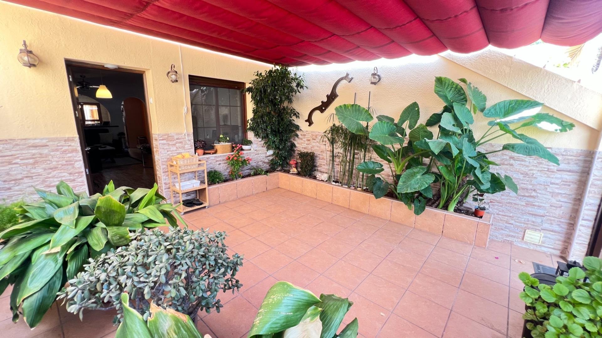 Kaupunkipientalo Los Balcones, Alicante, Espanja 3 makuuhuonetta, 130 m2 No. 189737