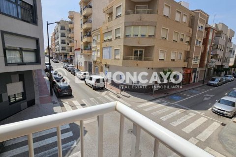 Apartamento en Guardamar del Segura, Alicante, España 4 dormitorios, 120 m2 No. 183759
