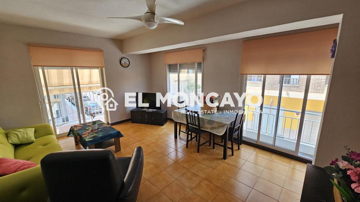 Apartment à Guardamar del Segura, Alicante, Espagne 4 chambres, 120 m2 No. 183759