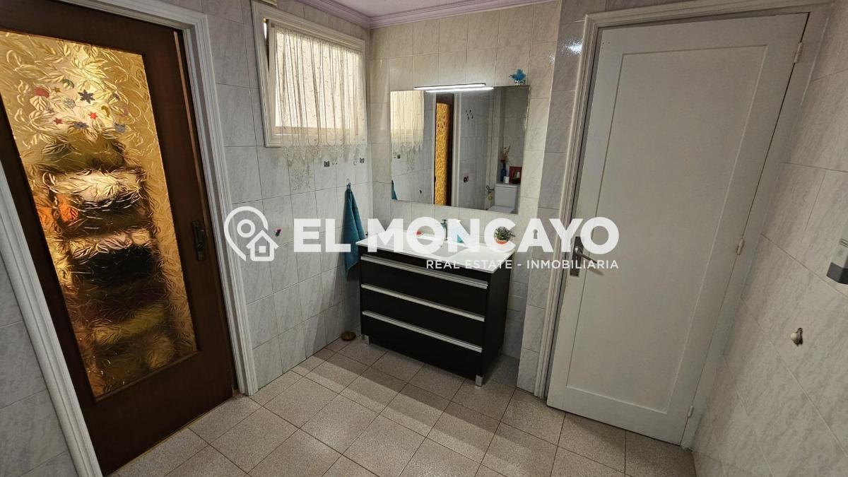 Apartment à Guardamar del Segura, Alicante, Espagne 4 chambres, 120 m2 No. 183759