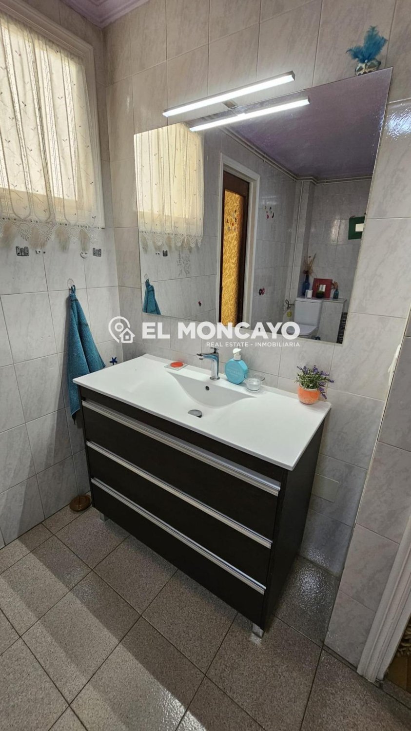 Apartment à Guardamar del Segura, Alicante, Espagne 4 chambres, 120 m2 No. 183759