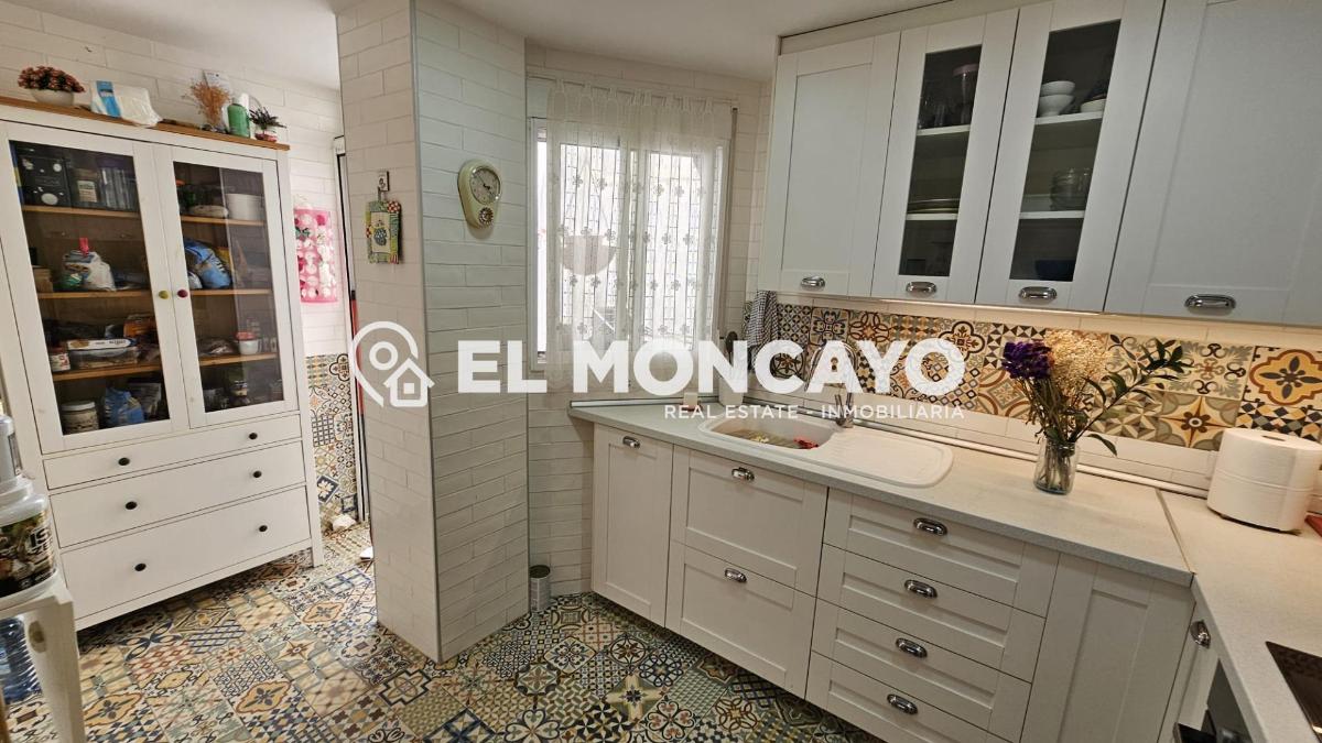 Apartment à Guardamar del Segura, Alicante, Espagne 4 chambres, 120 m2 No. 183759