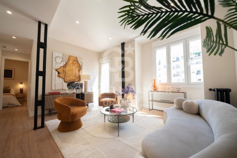 Appartamento a Madrid, Spagna 2 camere da letto, 93 mq. N° 157809