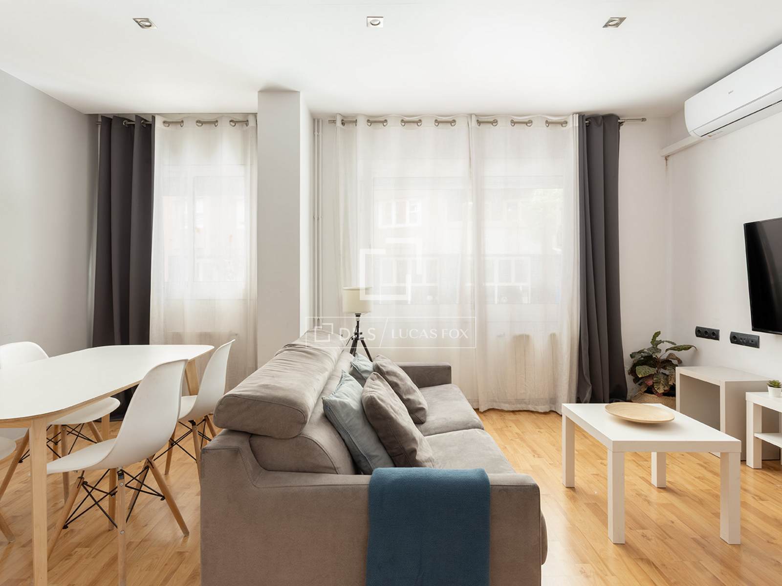 Apartment in Barcelona, Spain 2 bedrooms, 66 sq.m. No. 192641