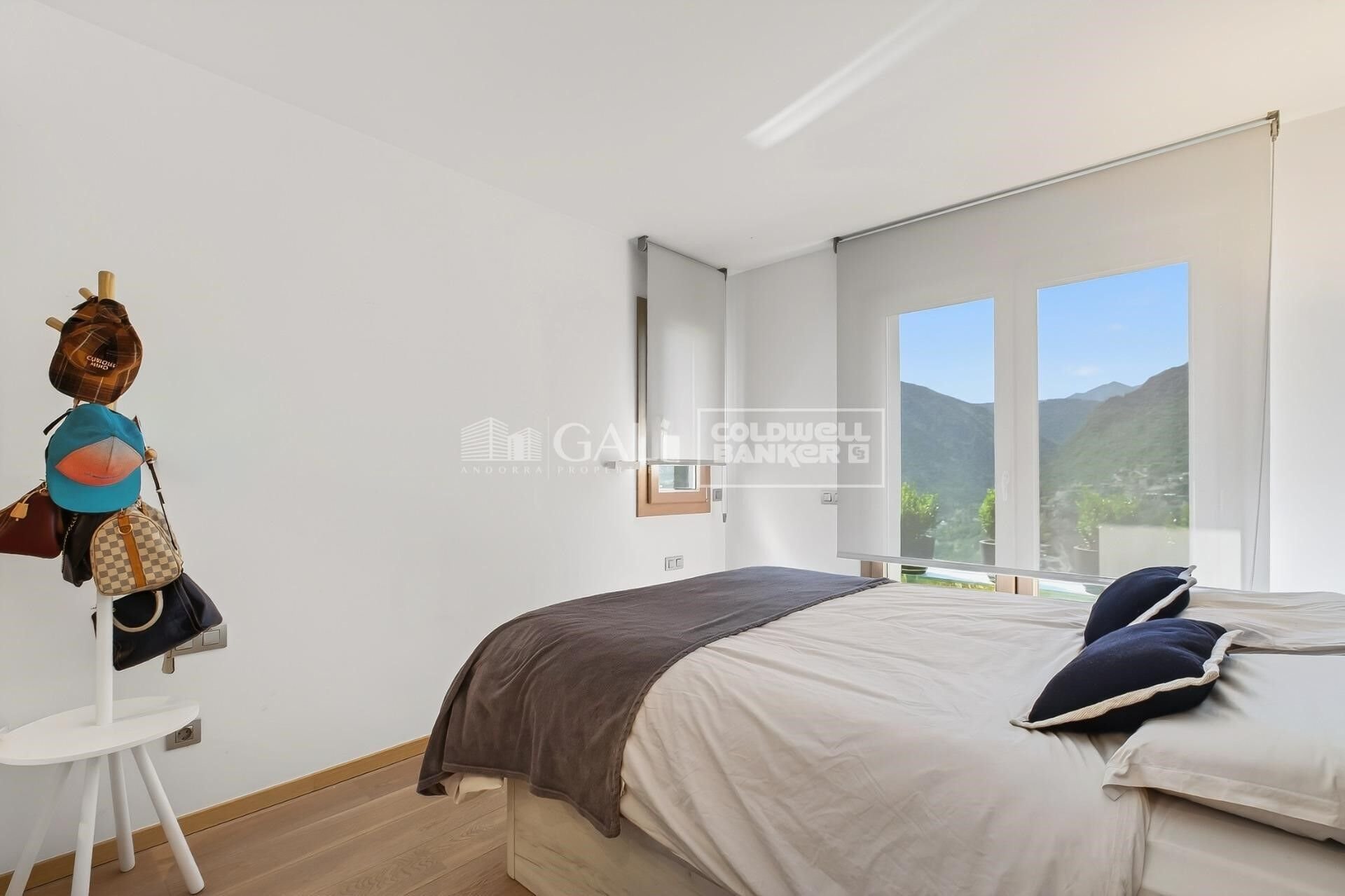 Apartament w Principado De Andorra (Ninguna Poblacion Tiene C.P.), Lleida, Hiszpania 4 sypialnie, 145 mkw. nr 156741