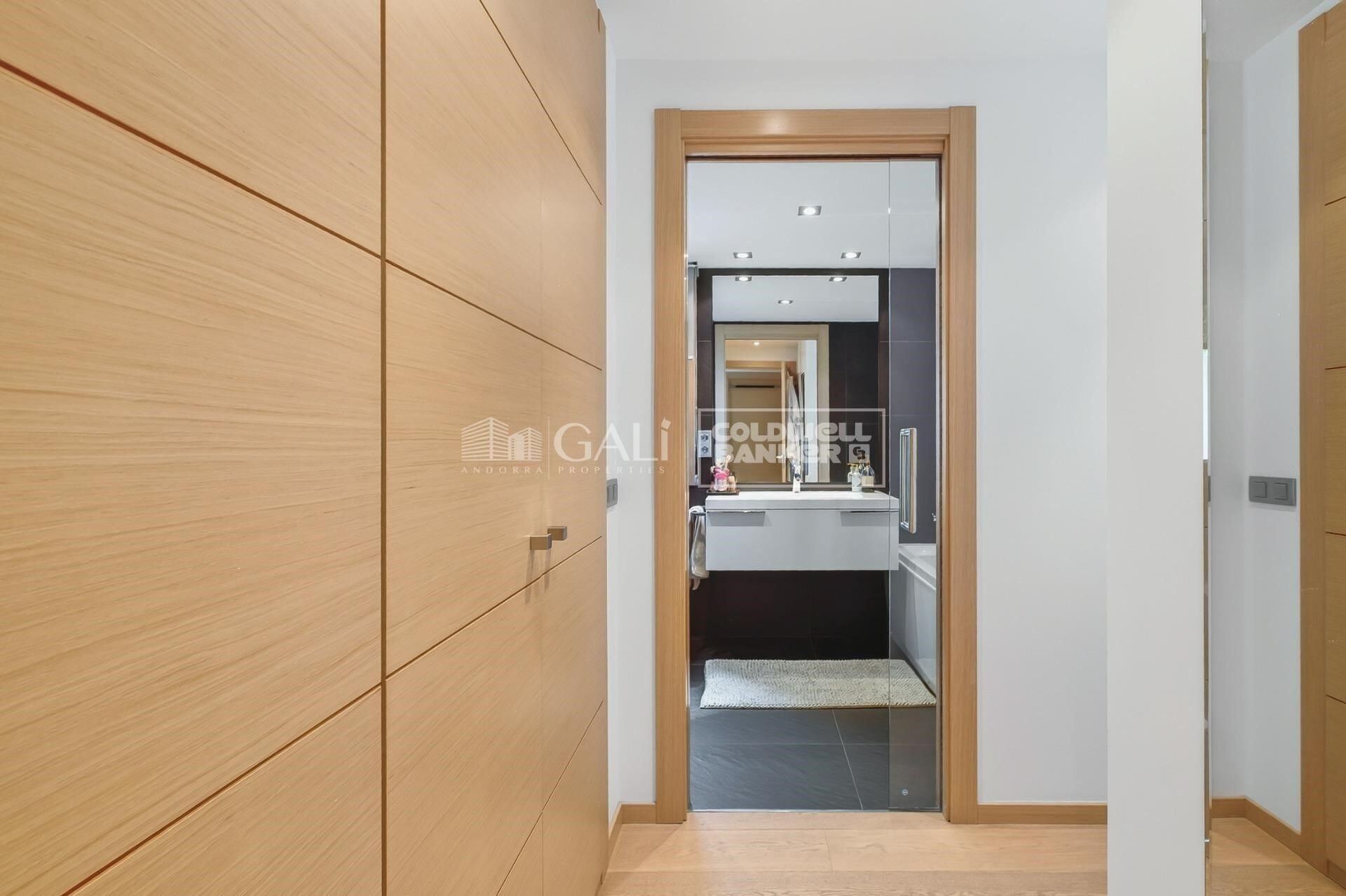 Apartament w Principado De Andorra (Ninguna Poblacion Tiene C.P.), Lleida, Hiszpania 4 sypialnie, 145 mkw. nr 156741