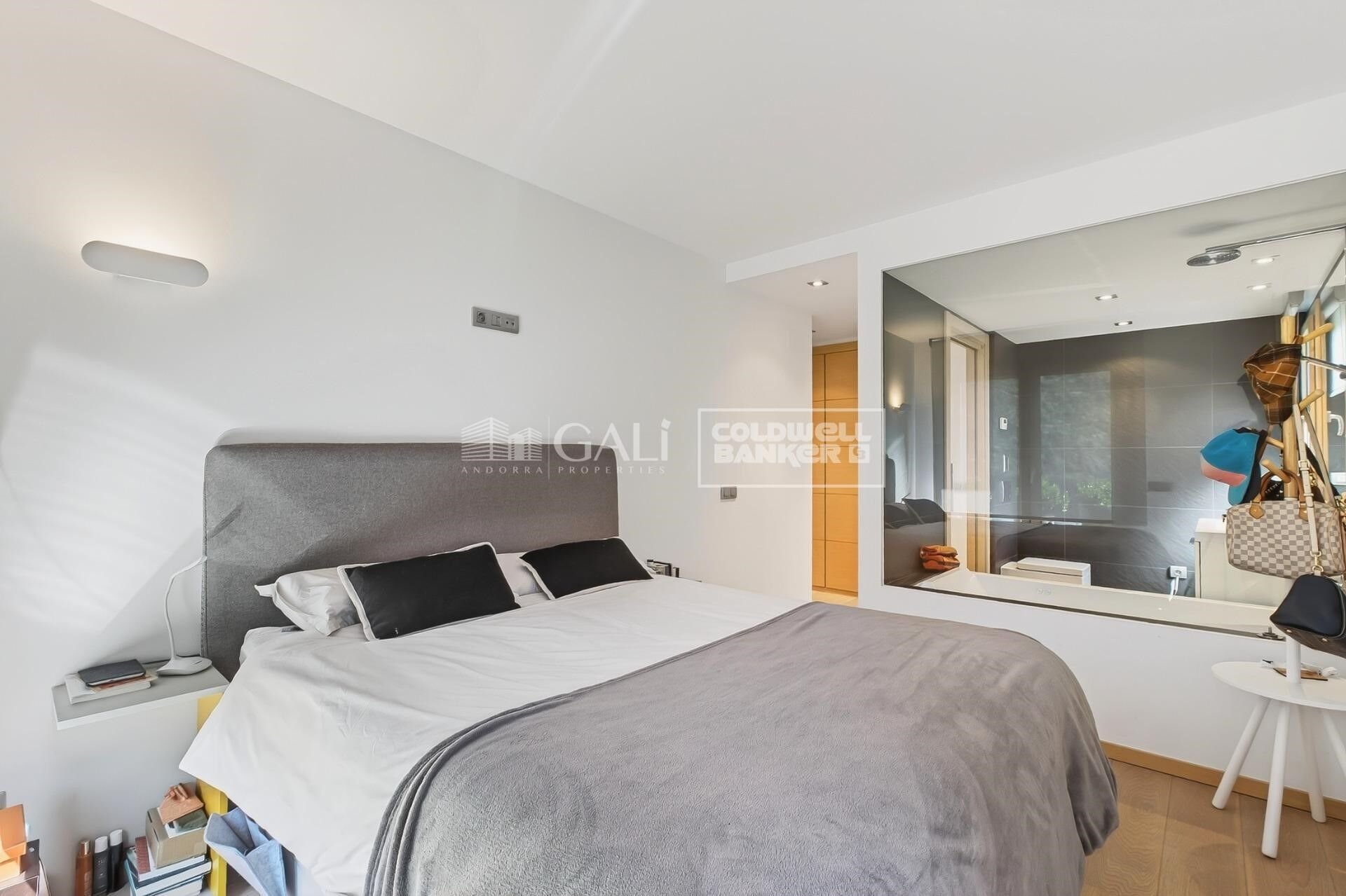 Apartament w Principado De Andorra (Ninguna Poblacion Tiene C.P.), Lleida, Hiszpania 4 sypialnie, 145 mkw. nr 156741