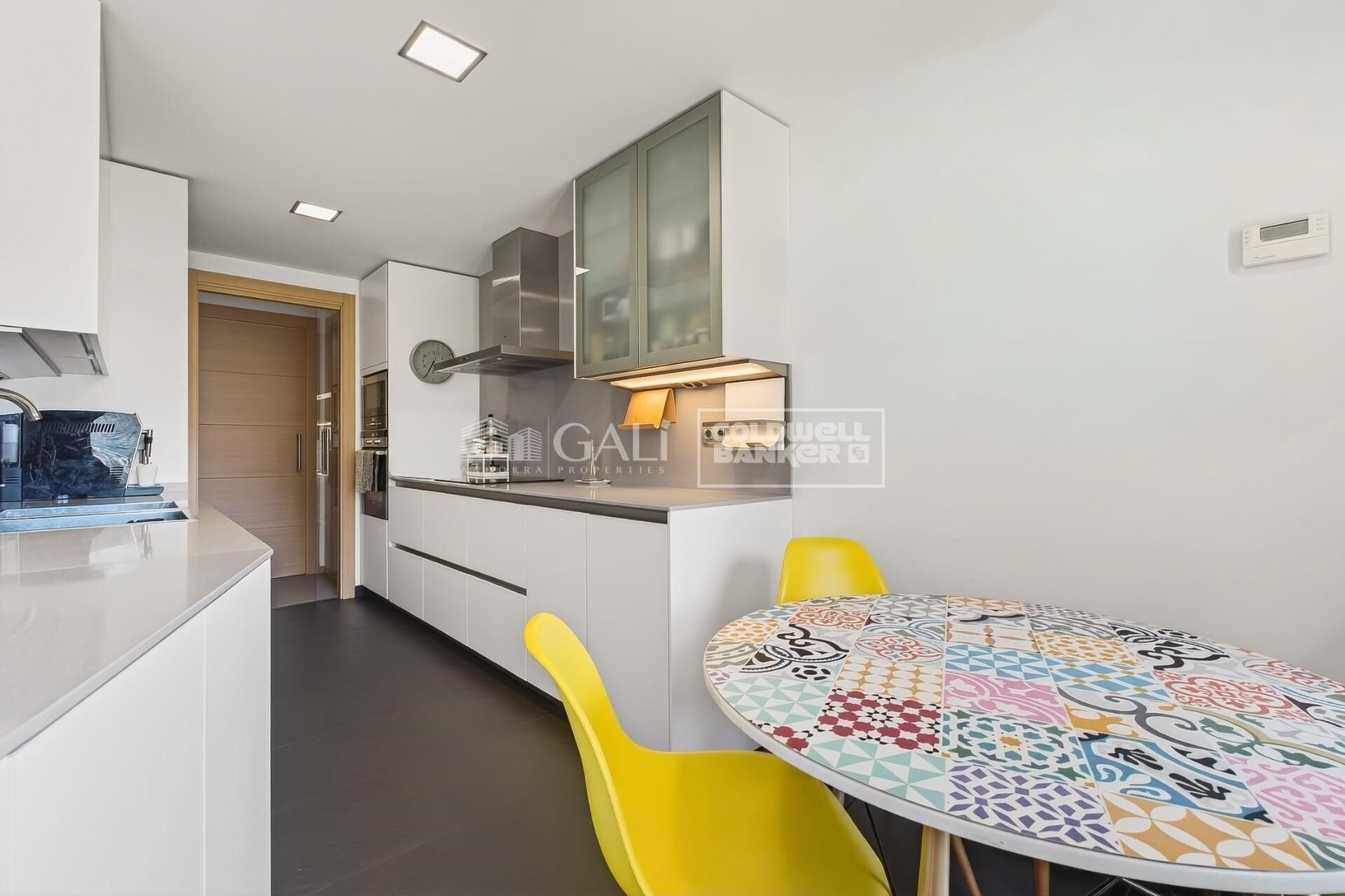 Apartament w Principado De Andorra (Ninguna Poblacion Tiene C.P.), Lleida, Hiszpania 4 sypialnie, 145 mkw. nr 156741