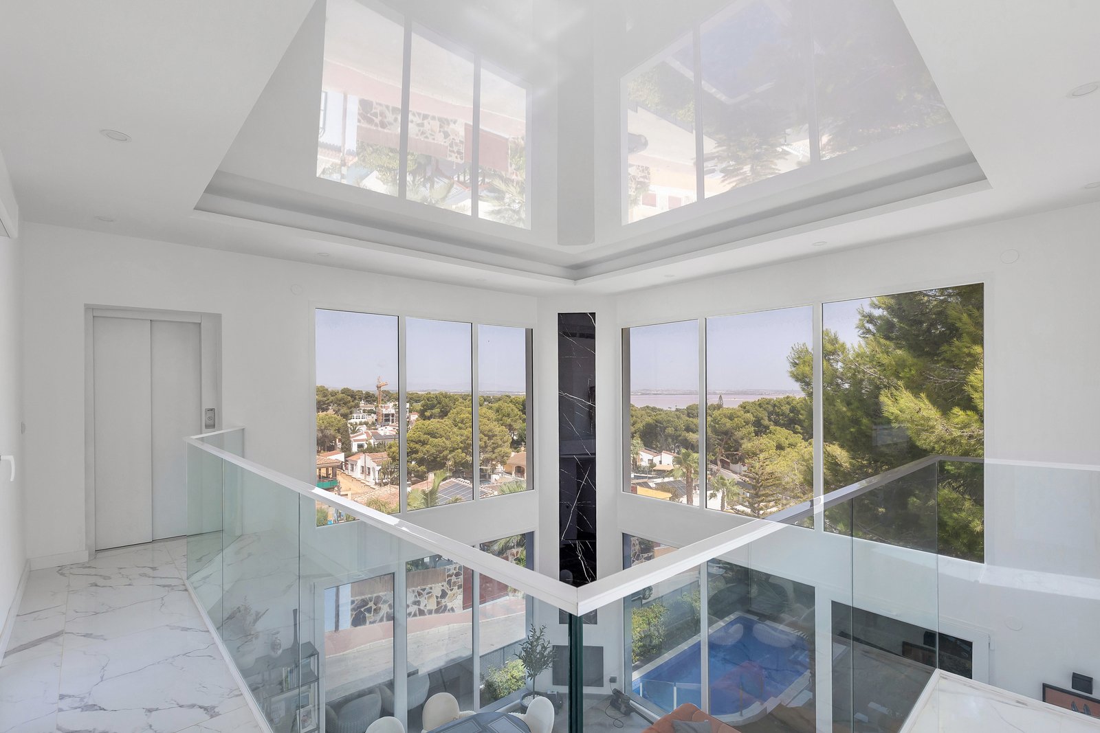 Huvila Los Balcones, Alicante, Espanja 6 makuuhuonetta, 257 m2 No. 195705