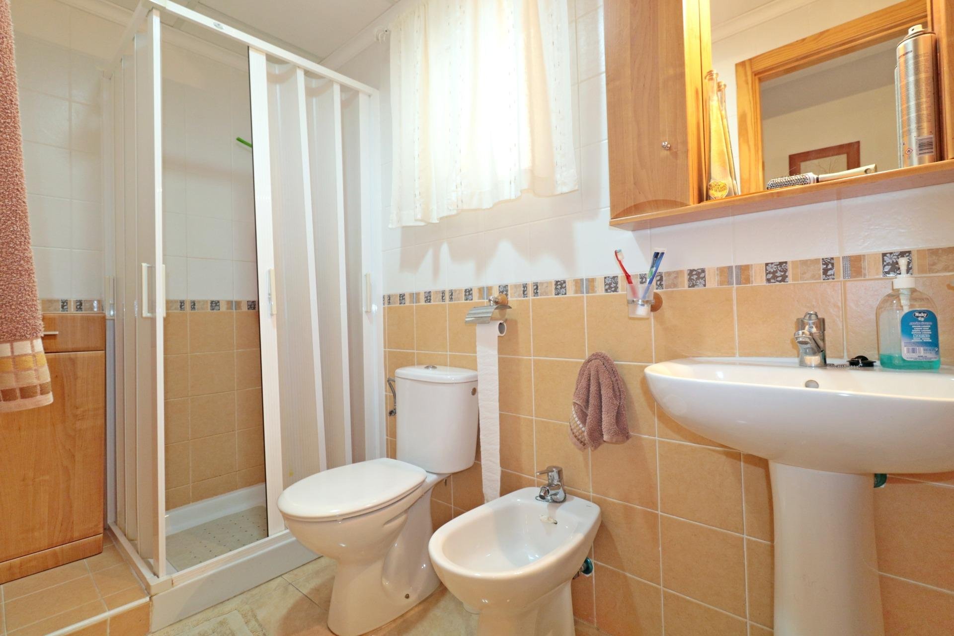Apartment à Torrevieja, Alicante, Espagne 2 chambres, 79 m2 No. 194433