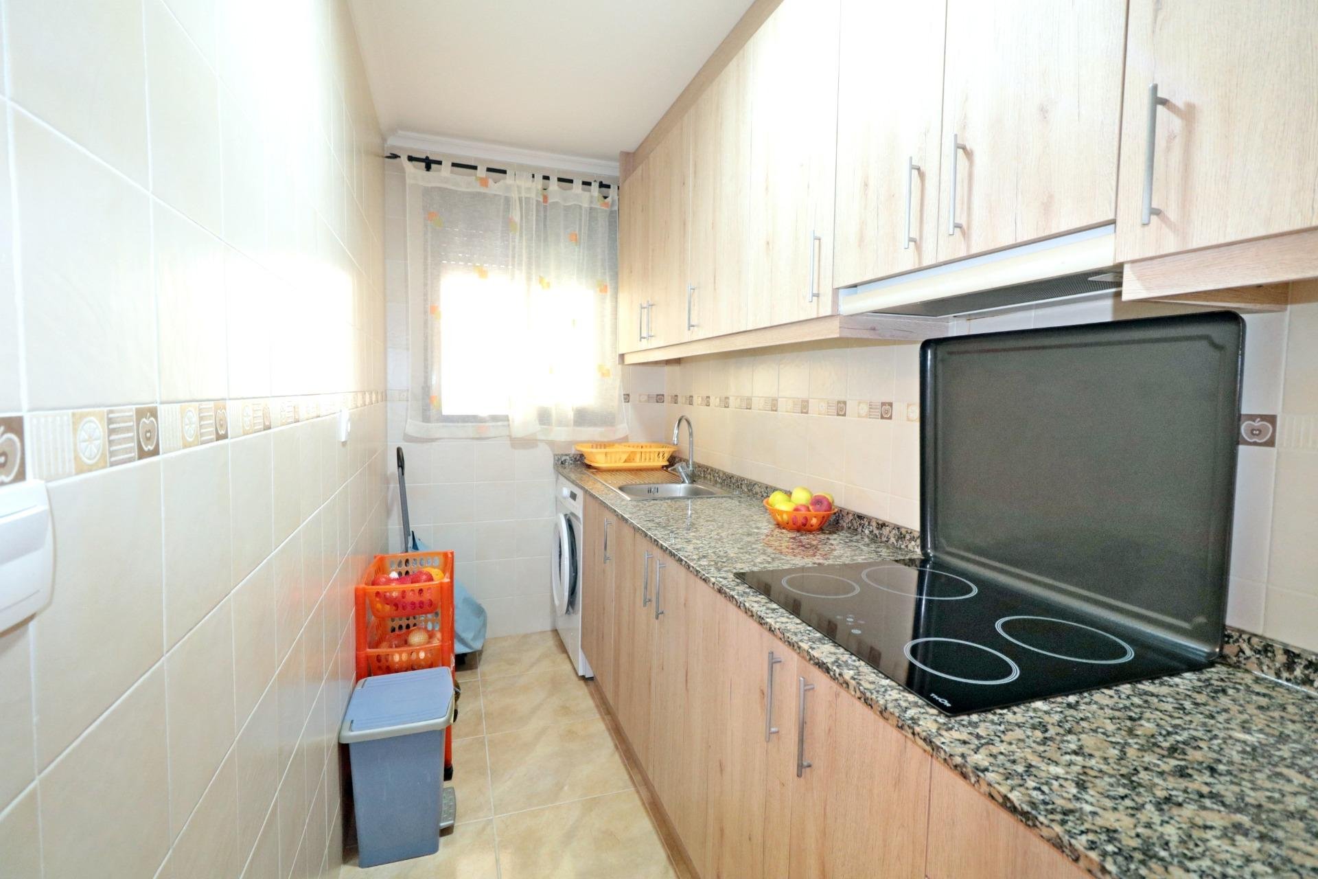 Apartment à Torrevieja, Alicante, Espagne 2 chambres, 79 m2 No. 194433