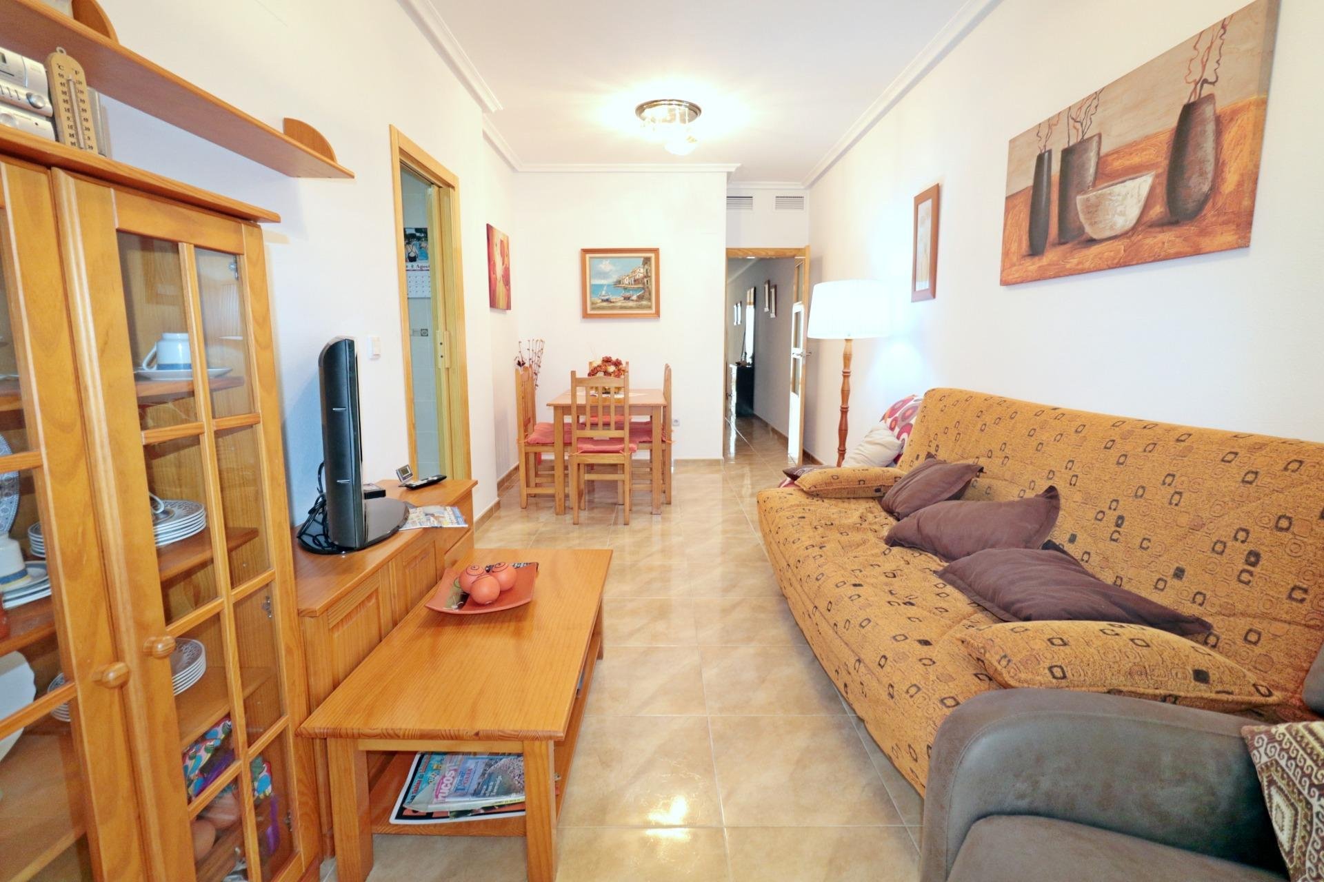 Apartment à Torrevieja, Alicante, Espagne 2 chambres, 79 m2 No. 194433