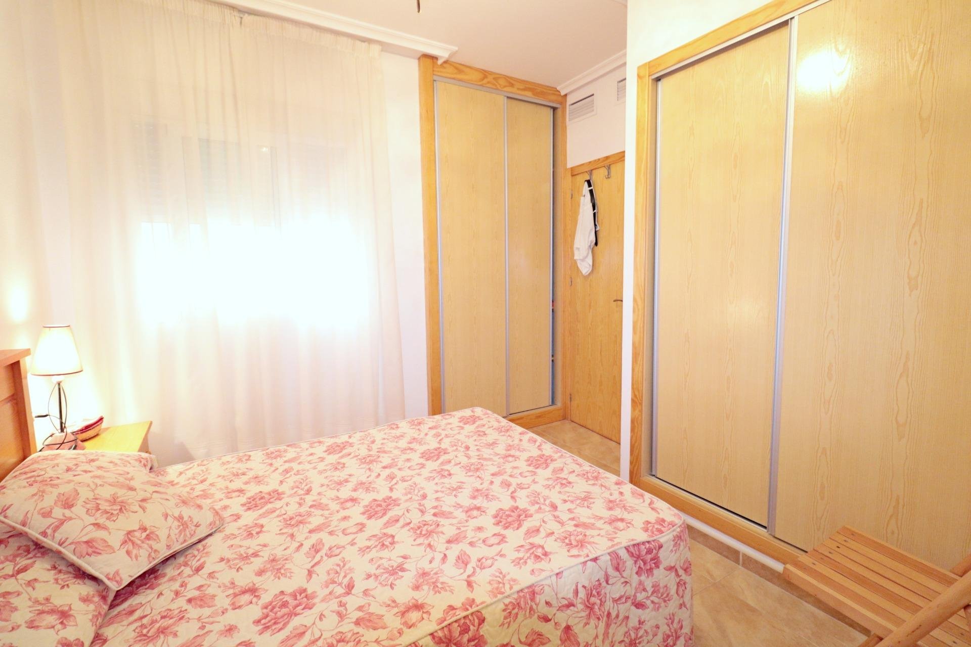 Apartment à Torrevieja, Alicante, Espagne 2 chambres, 79 m2 No. 194433