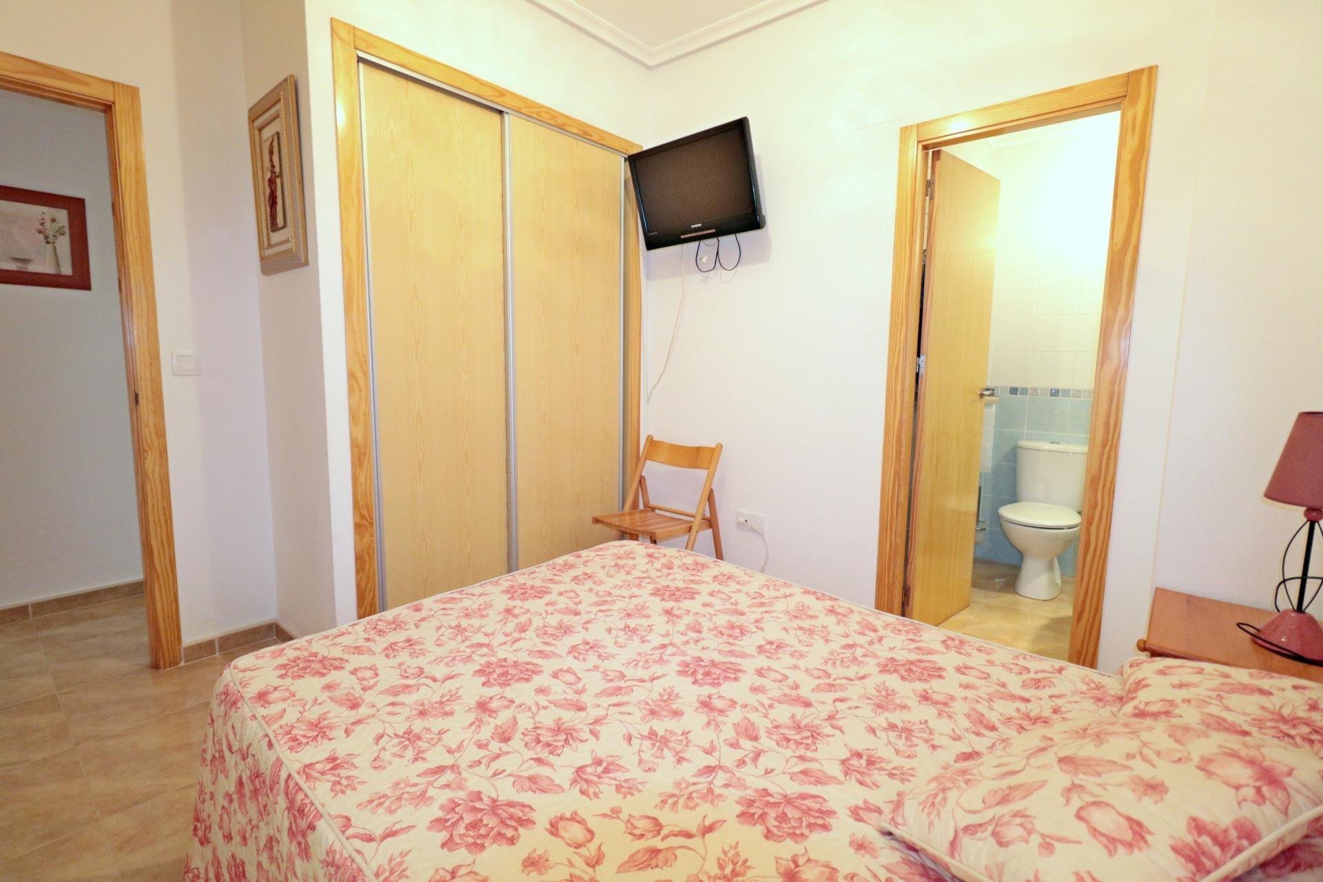 Apartment à Torrevieja, Alicante, Espagne 2 chambres, 79 m2 No. 194433