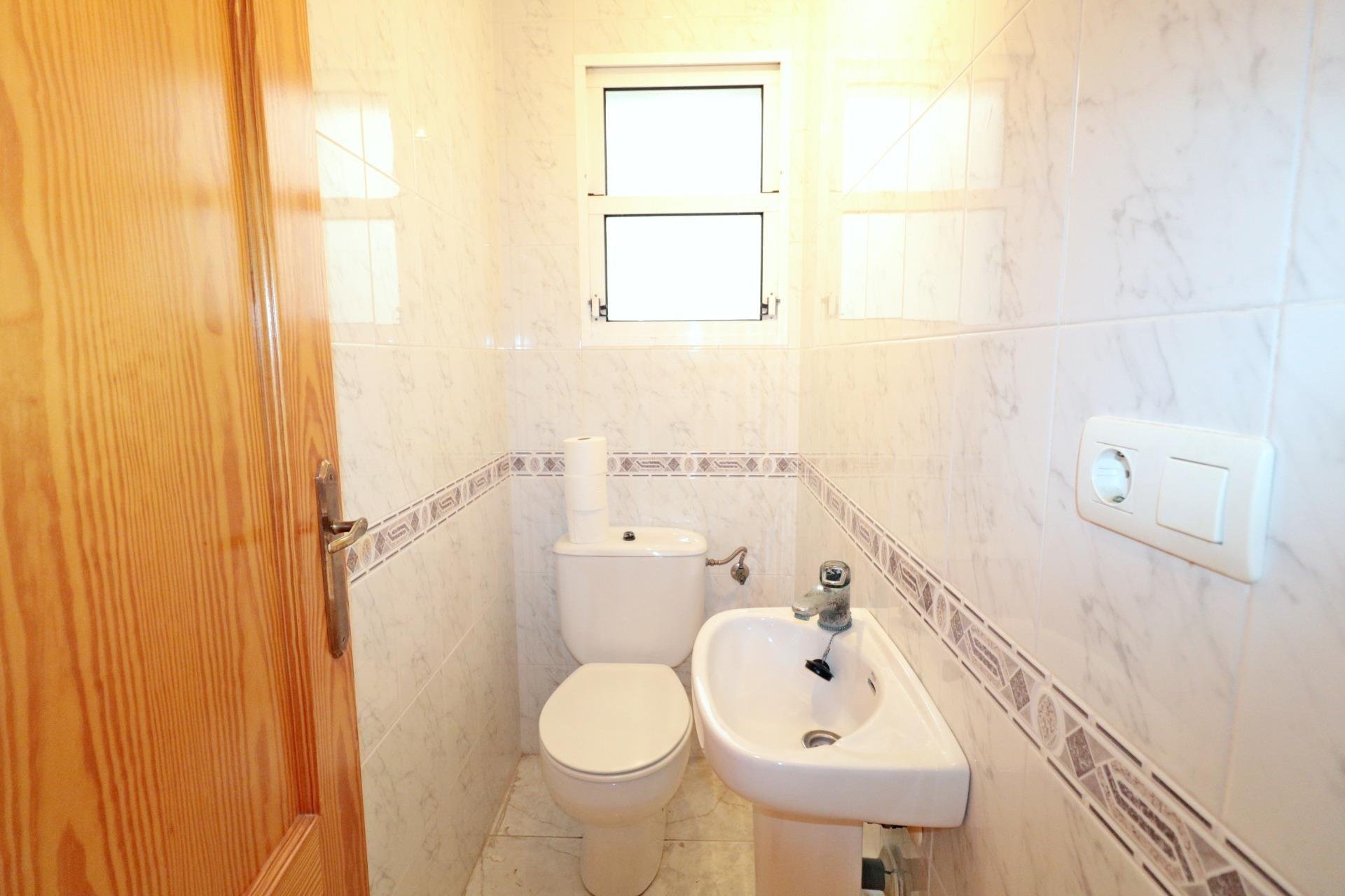 Lägenhet i Torrevieja, Alicante, Spanien 2 sovrum, 75 kvm. Nr. 194432