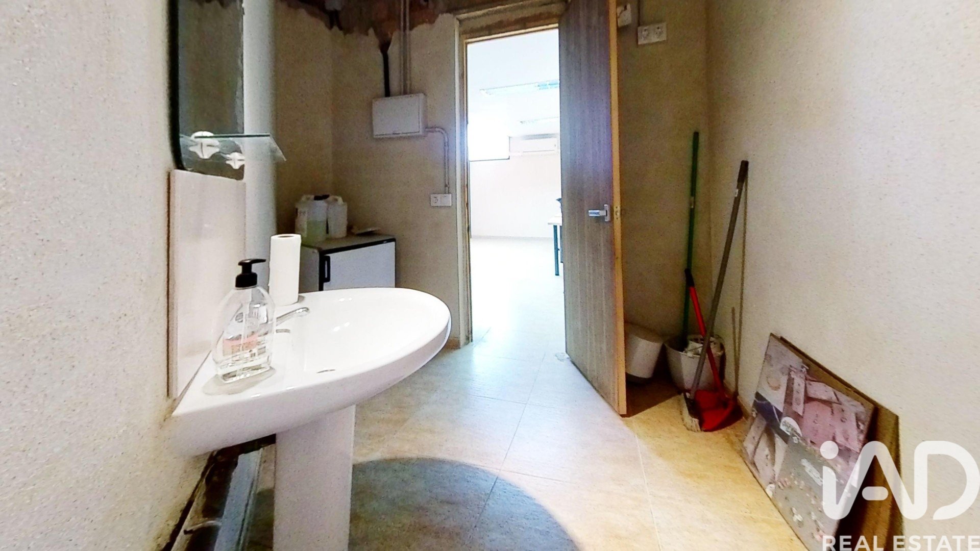 Commercial property in Les Borges Blanques, Lleida, Spain 37 sq.m. No. 185521