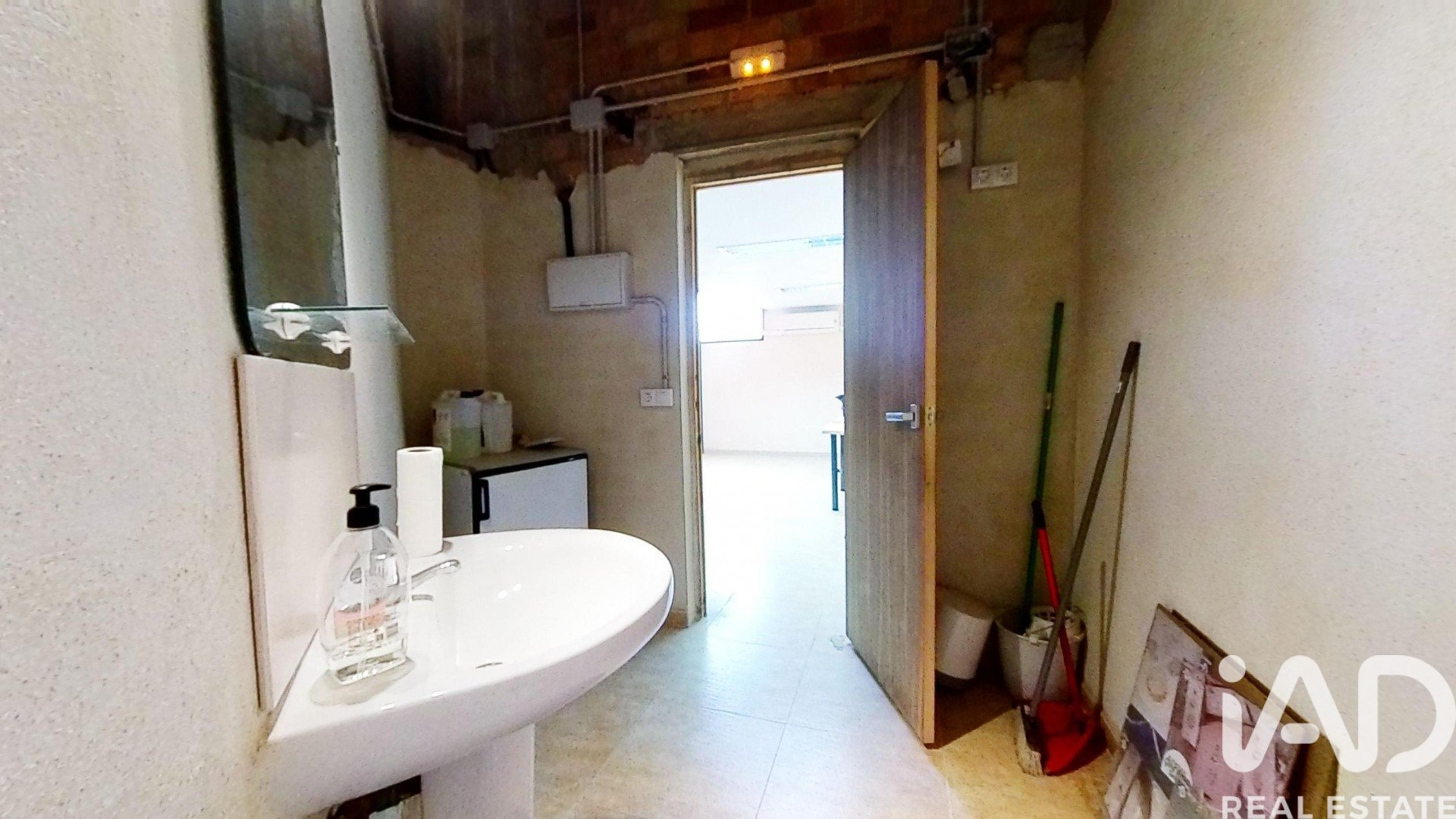 Commercial property in Les Borges Blanques, Lleida, Spain 37 sq.m. No. 185521