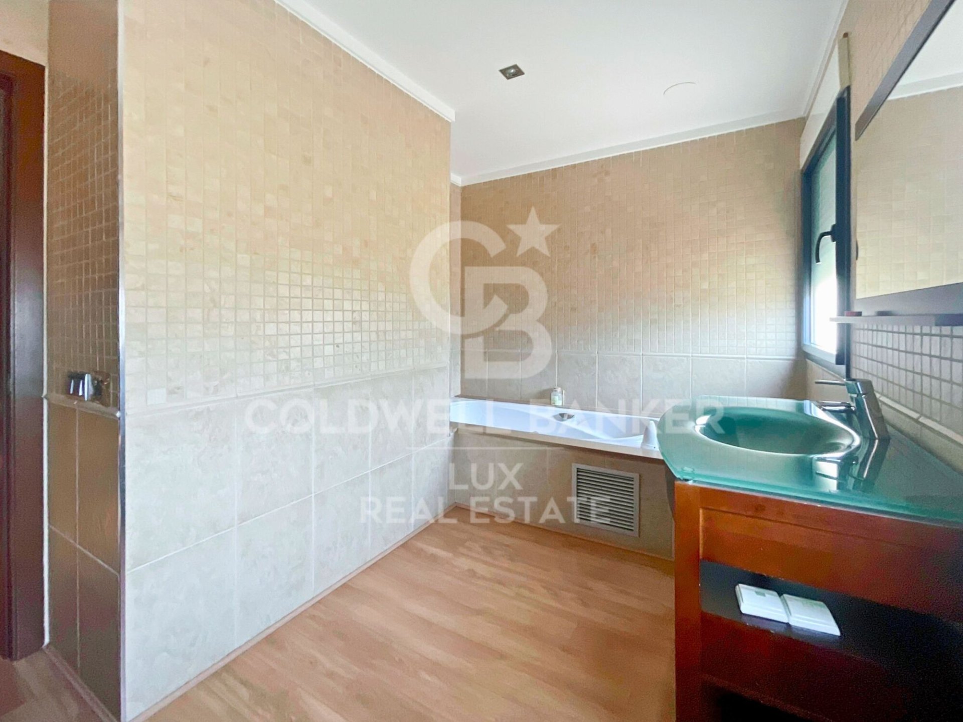 Dom w Peralada, Girona, Hiszpania 6 sypialni, 445 mkw. nr 160307