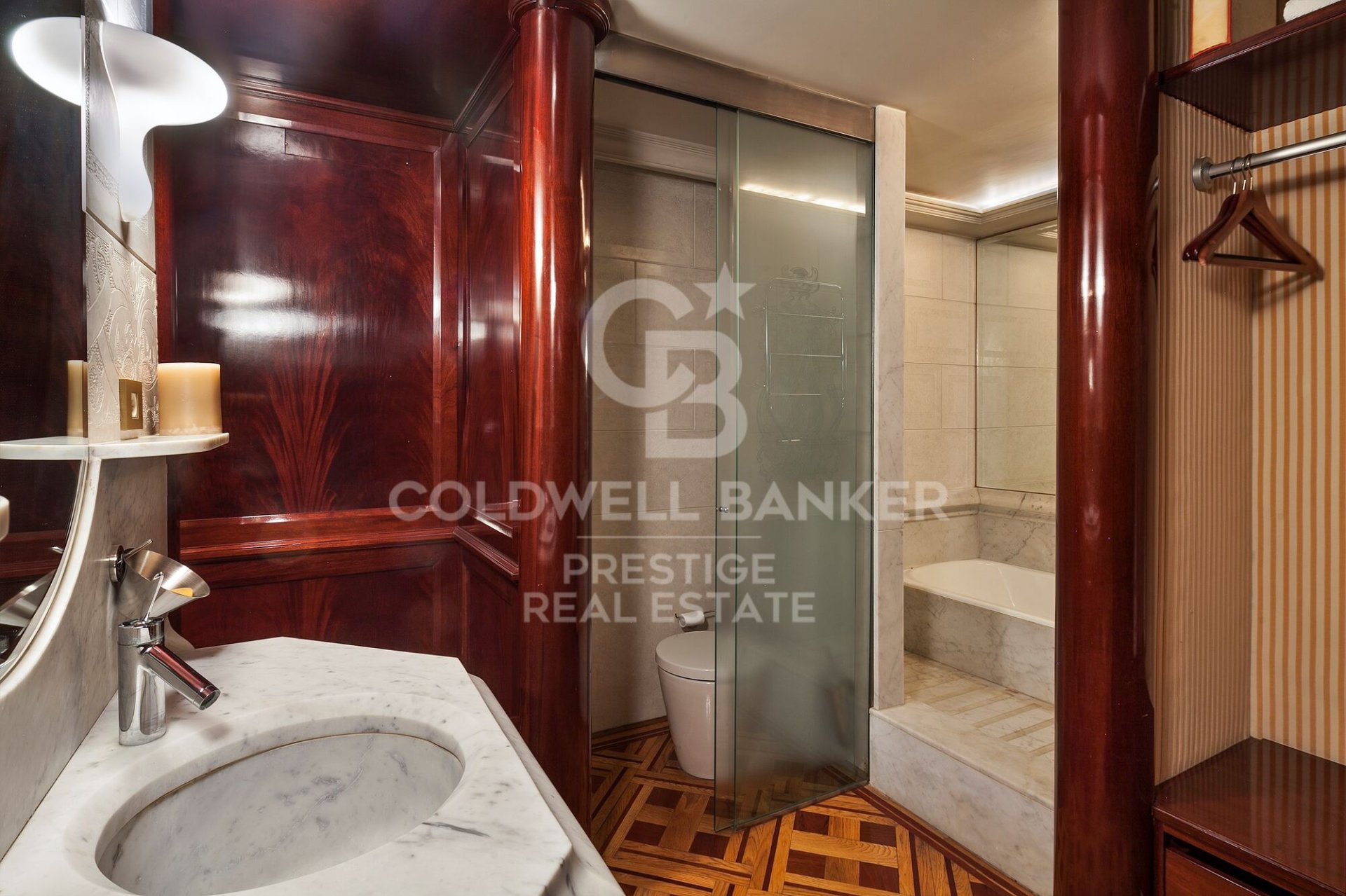 Apartament w Barcelona, Hiszpania 5 sypialni, 944 mkw. nr 160377