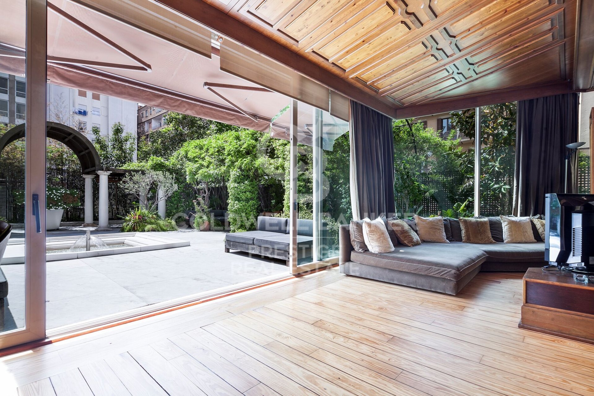 Apartament w Barcelona, Hiszpania 5 sypialni, 944 mkw. nr 160377