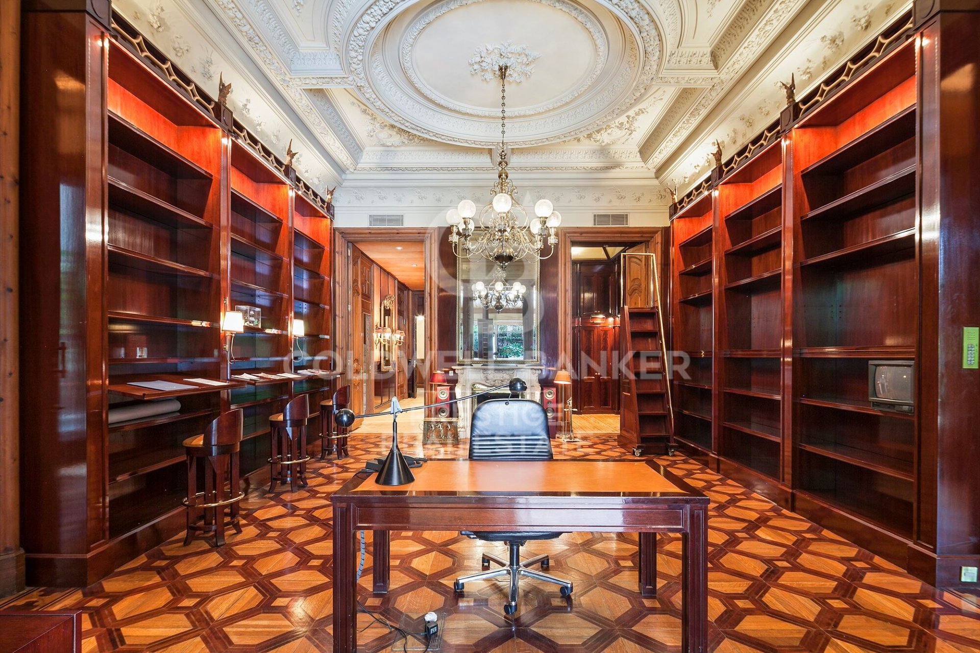 Apartament w Barcelona, Hiszpania 5 sypialni, 944 mkw. nr 160377