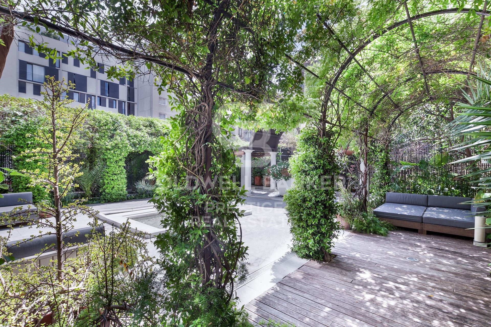 Apartament w Barcelona, Hiszpania 5 sypialni, 944 mkw. nr 160377