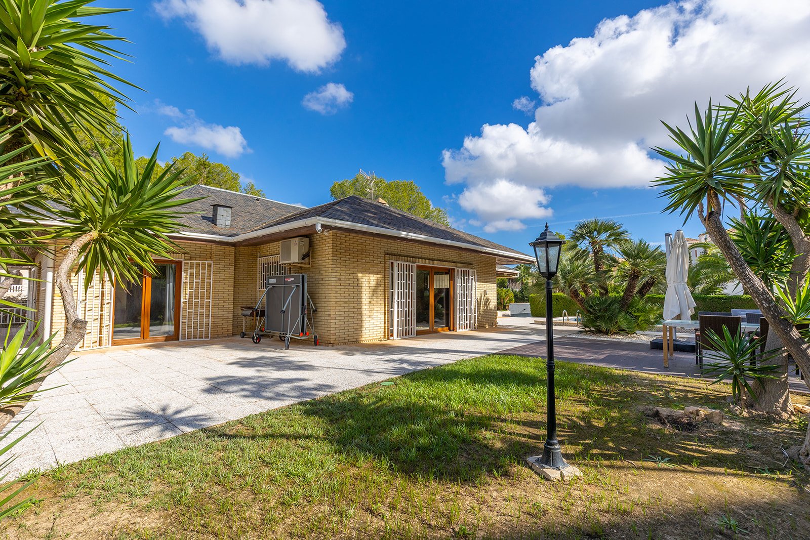 Villa i Alicante, Spanien 5 sovrum, 366 kvm. Nr. 179618