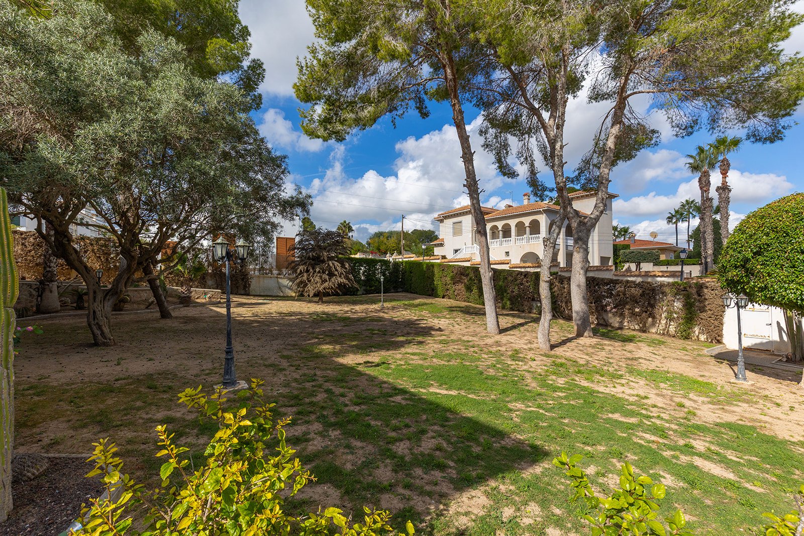 Villa i Alicante, Spanien 5 sovrum, 366 kvm. Nr. 179618