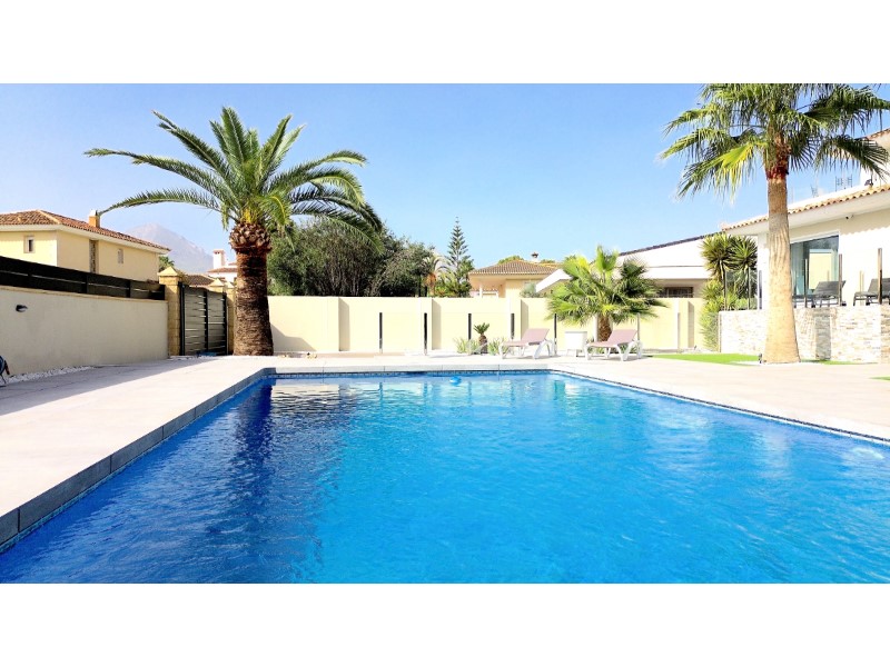 Villa i Albir, Alicante, Spanien 4 sovrum, 350 kvm. Nr. 179620
