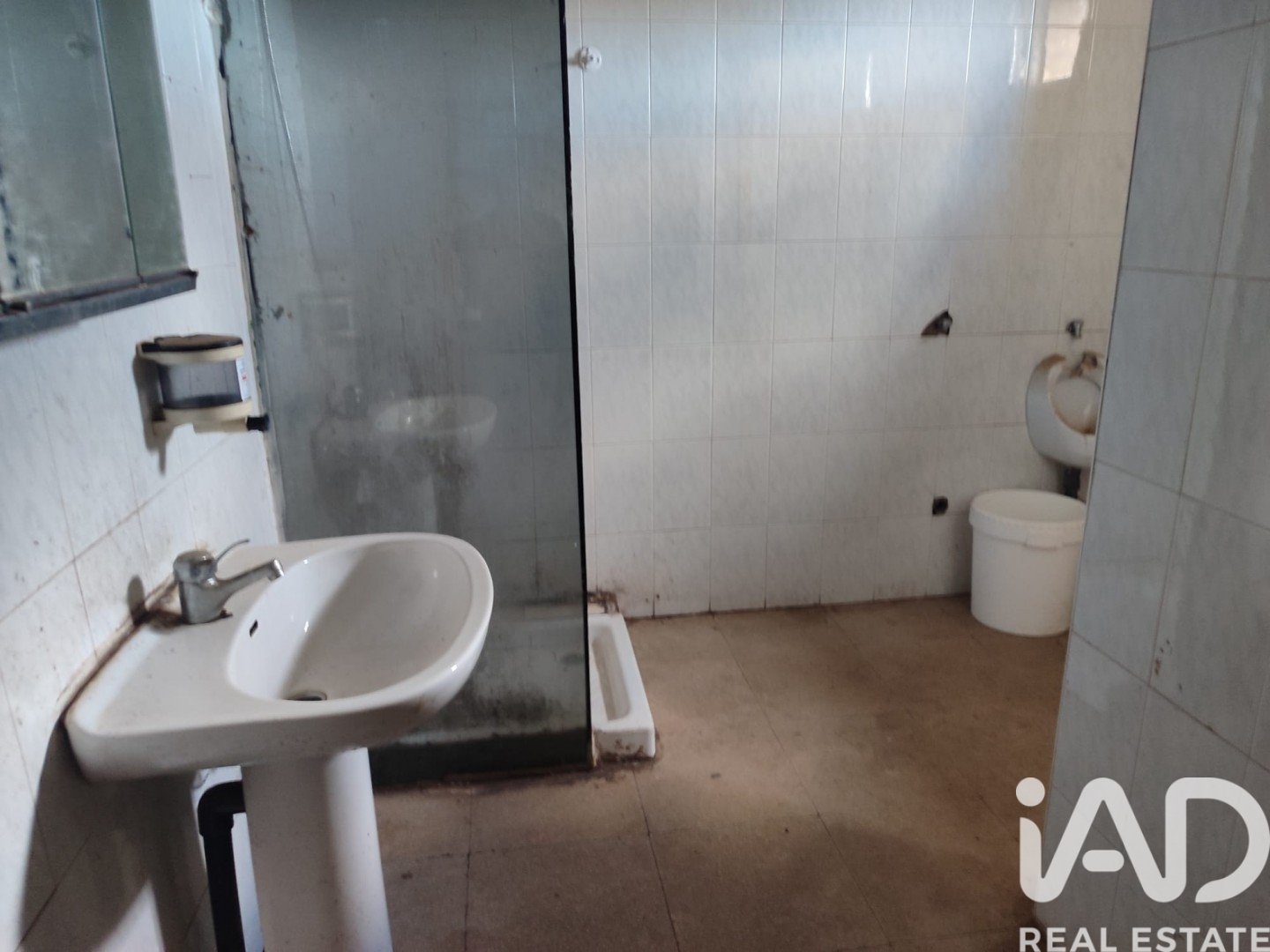 Commercial property in Astorga, Leon, Spain 2137 sq.m. No. 194418