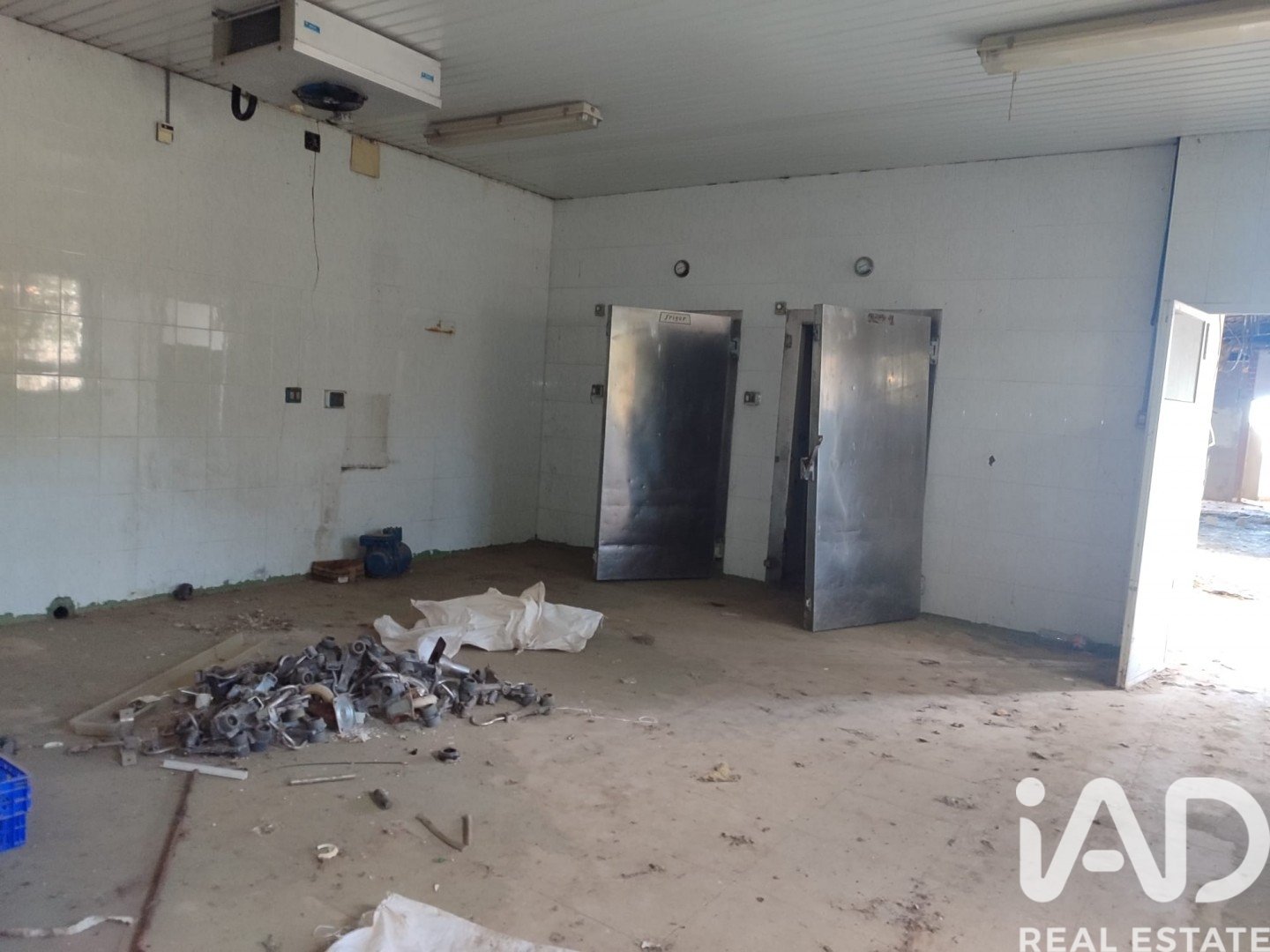 Commercial property in Astorga, Leon, Spain 2137 sq.m. No. 194418