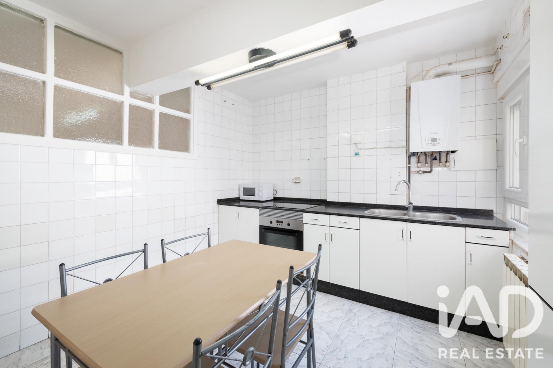 Huoneisto Gijon, Asturias, Espanja 2 makuuhuonetta, 79 m2 No. 194416