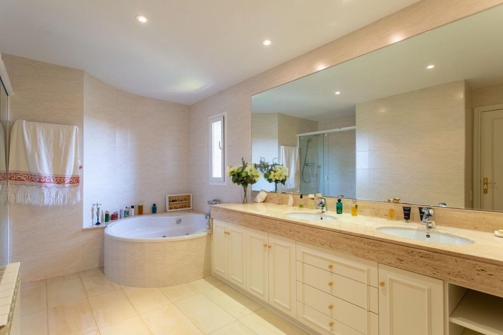 Talo Sant Andreu de Llavaneres, Barcelona, Espanja 7 makuuhuonetta, 784 m2 No. 160777
