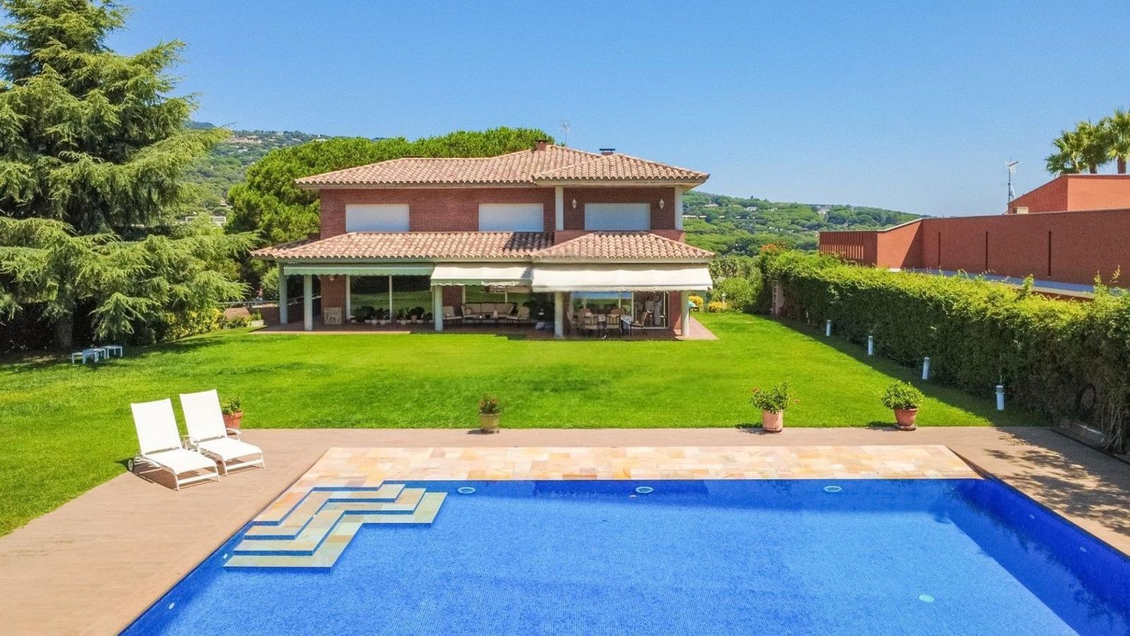 Talo Sant Andreu de Llavaneres, Barcelona, Espanja 7 makuuhuonetta, 784 m2 No. 160777