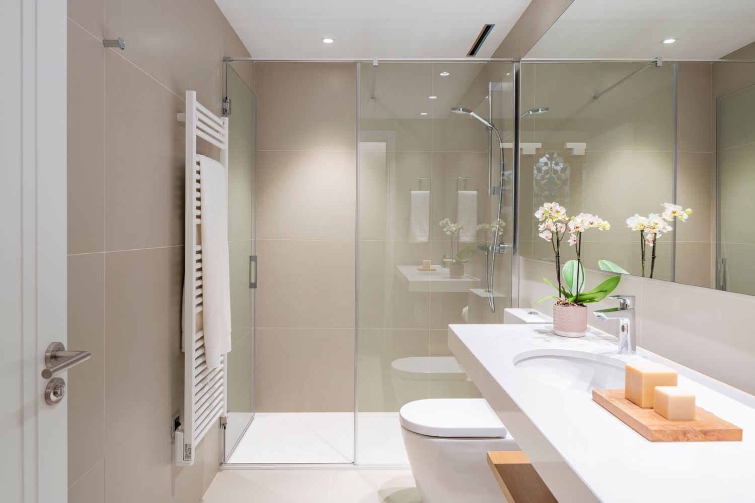Apartment in Barcelona, Spain 3 bedrooms, 187 sq.m. No. 160776
