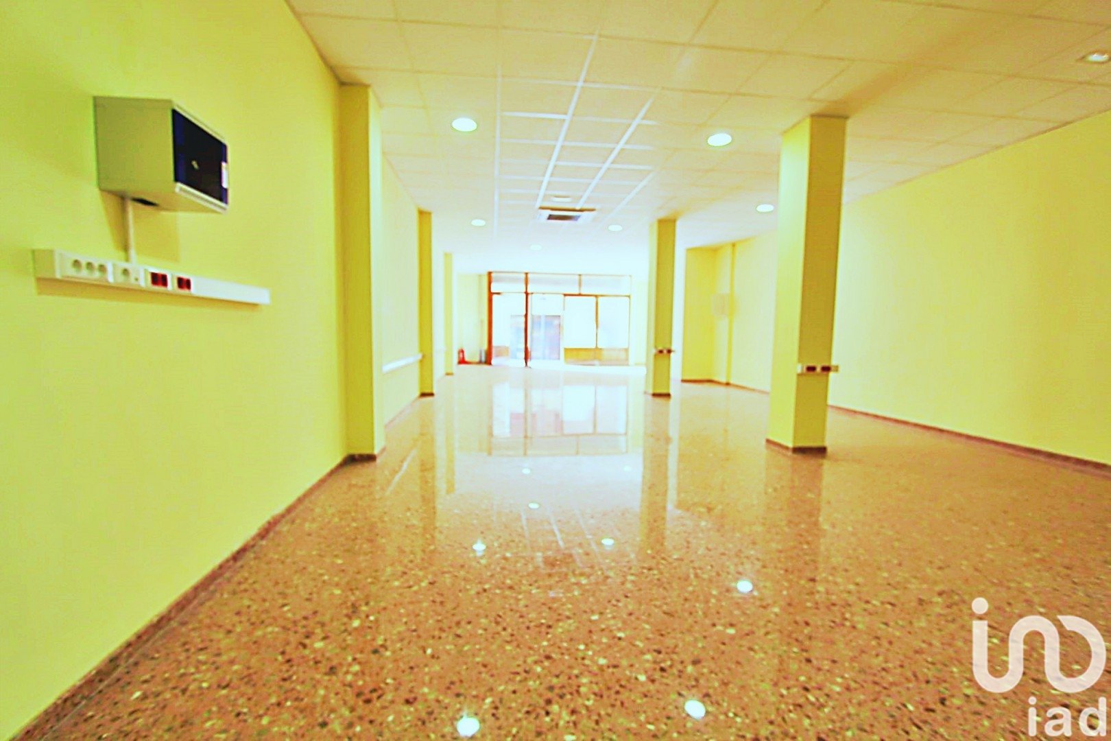Commercial property in Ibi, Alicante, Spain 3 bedrooms, 125 sq.m. No. 185943