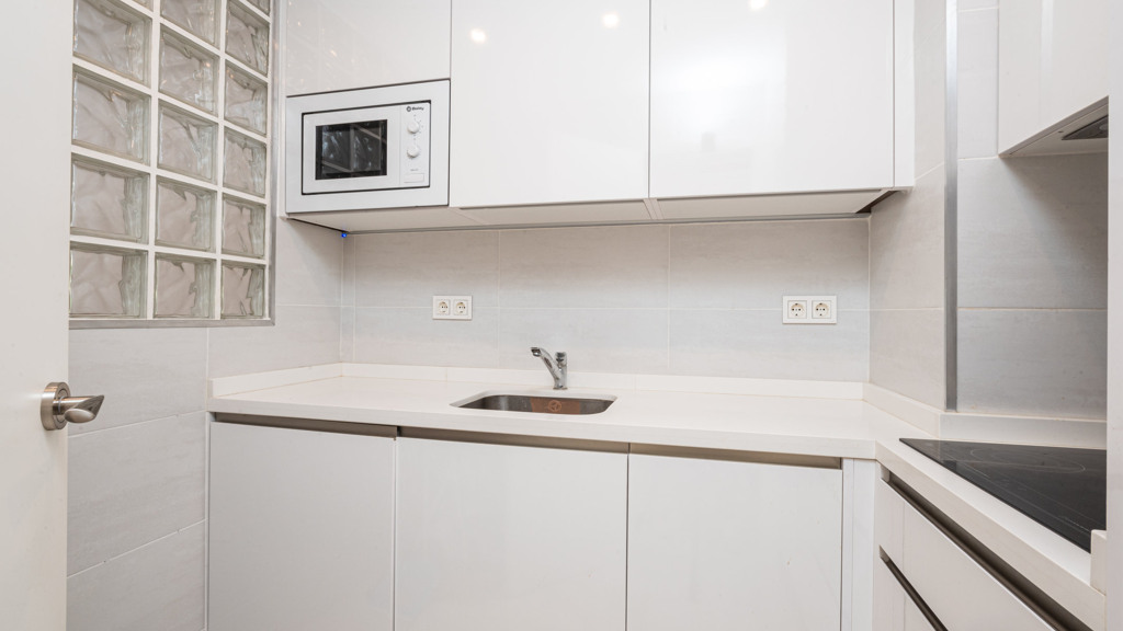 Apartamento en Marbella, Málaga, España 2 dormitorios, 82.16 m2 No. 182082