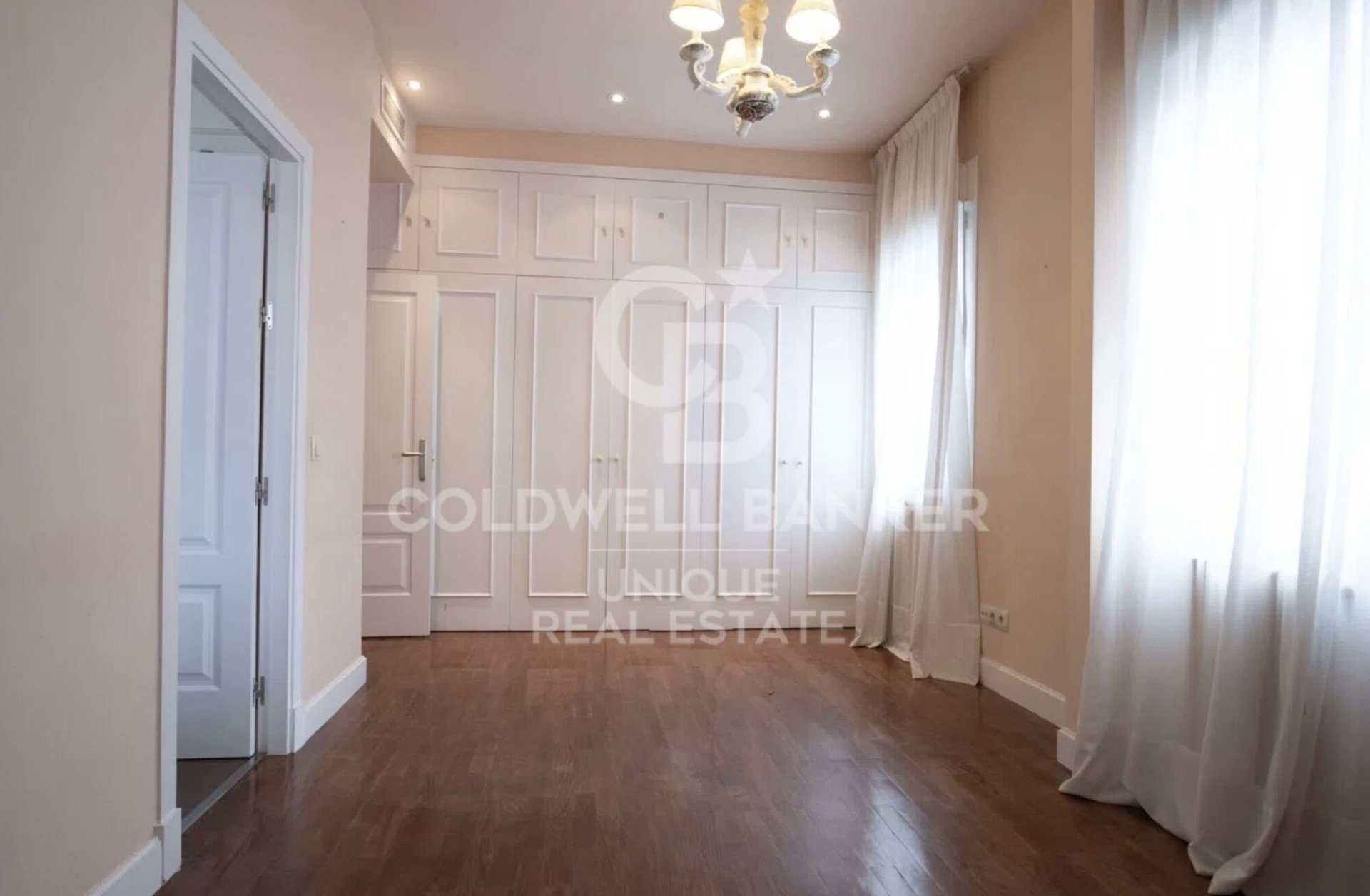 Apartment à Madrid, Espagne 3 chambres, 220 m2 No. 179048