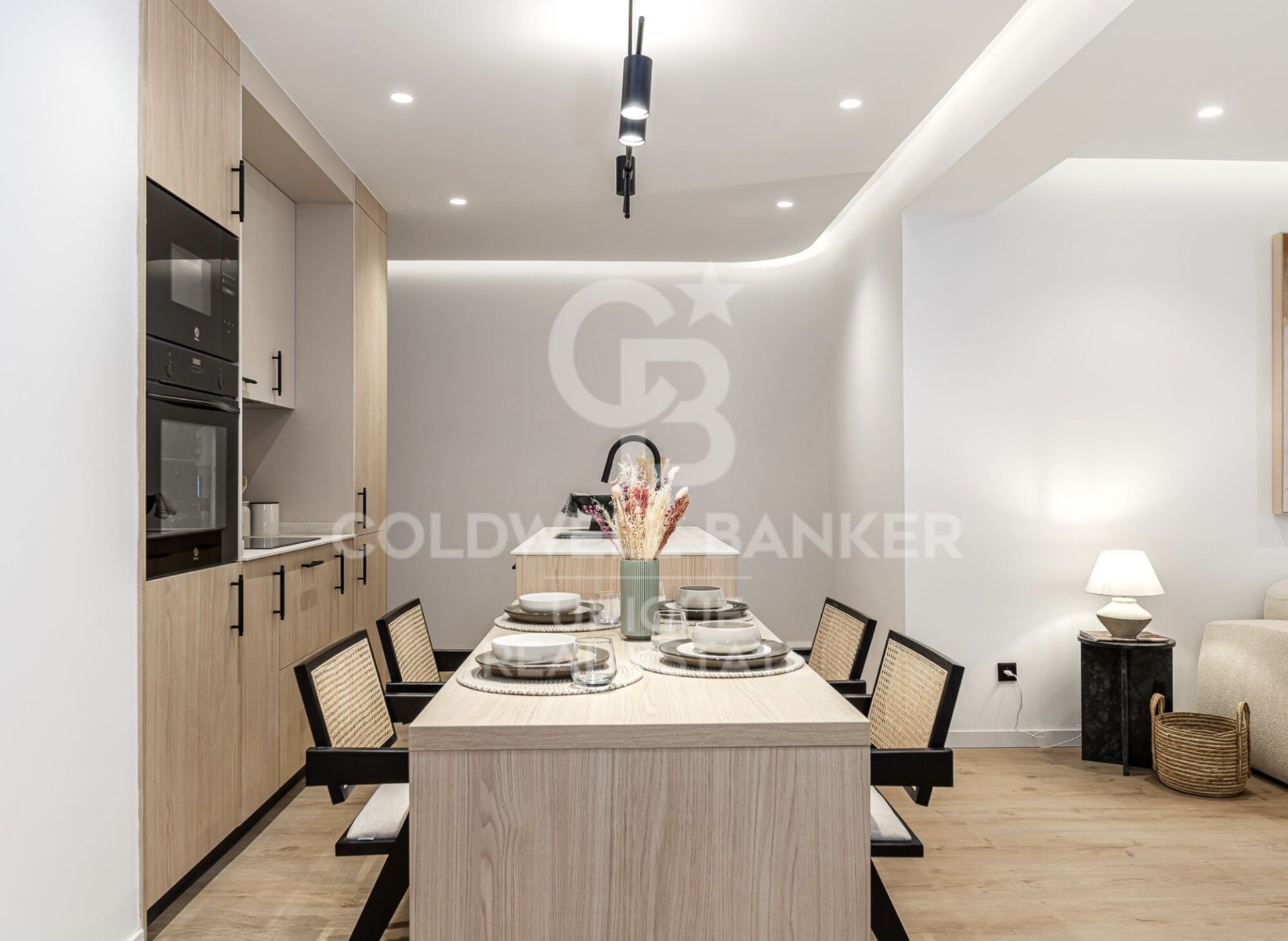 Apartment à Madrid, Espagne 3 chambres, 103 m2 No. 179049