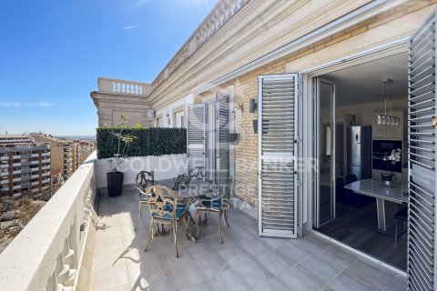 Penthäuser in Barcelona, Spanien 1 Schlafzimmer, 64 m2 Nr. 179052