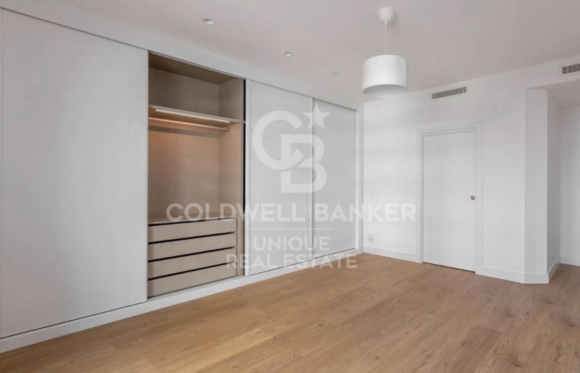 Wohnung in Madrid, Spanien 4 Schlafzimmer, 253 m2 Nr. 179051
