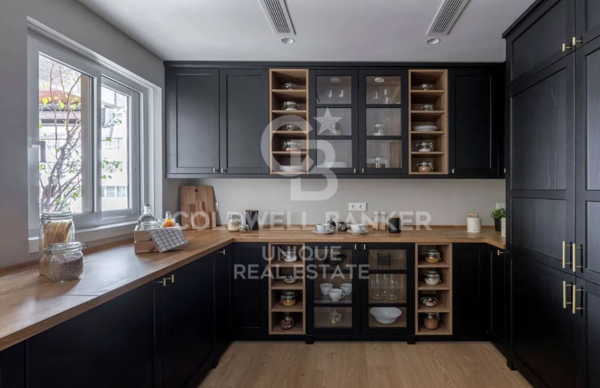 Wohnung in Madrid, Spanien 4 Schlafzimmer, 253 m2 Nr. 179051