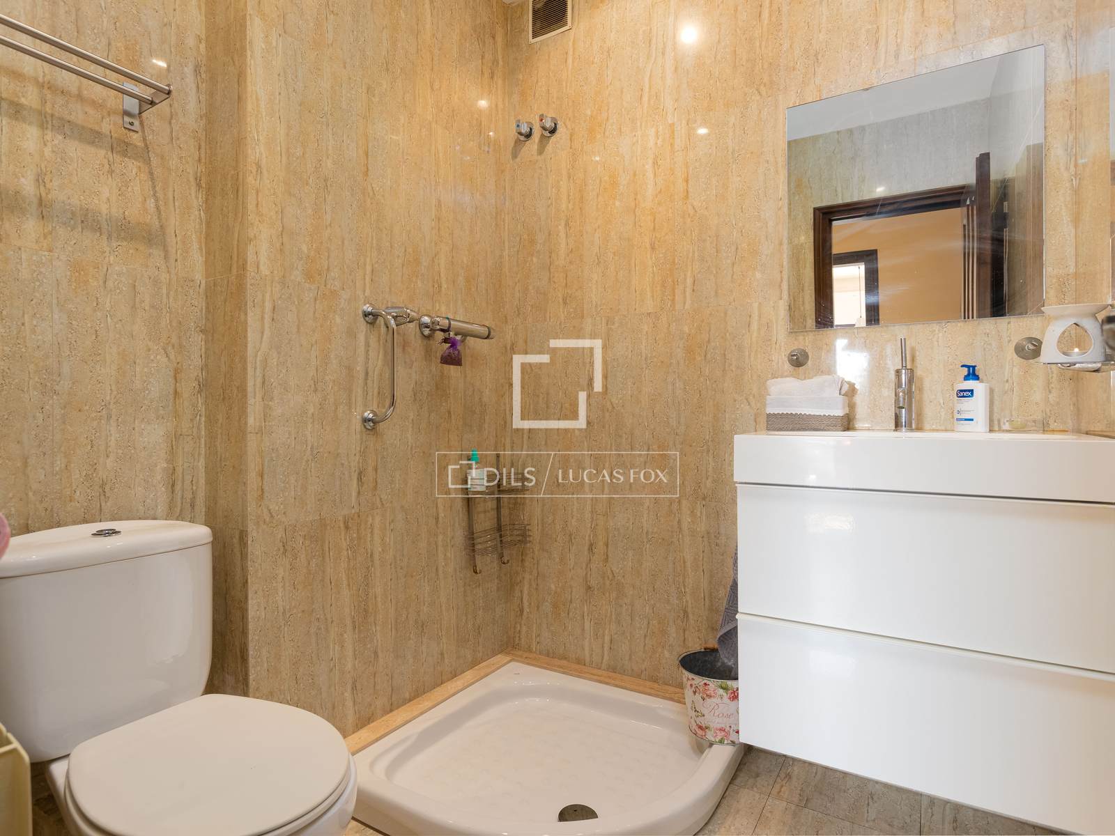 Villa i Vilassar de Dalt, Barcelona, Spanien 4 sovrum, 252 kvm. Nr. 150375