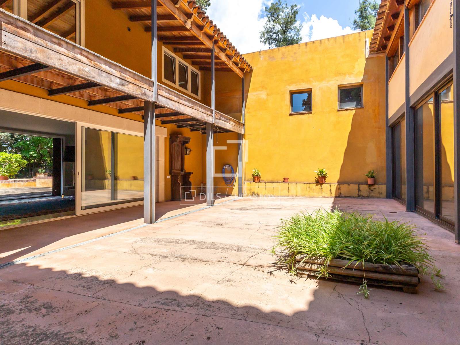 Villa i Esplugues de Llobregat, Barcelona, Spanien 5 sovrum, 643 kvm. Nr. 150373
