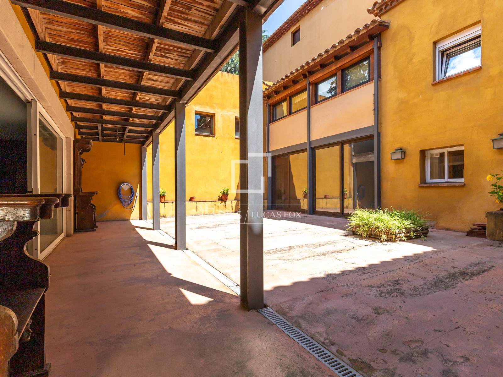 Villa i Esplugues de Llobregat, Barcelona, Spanien 5 sovrum, 643 kvm. Nr. 150373