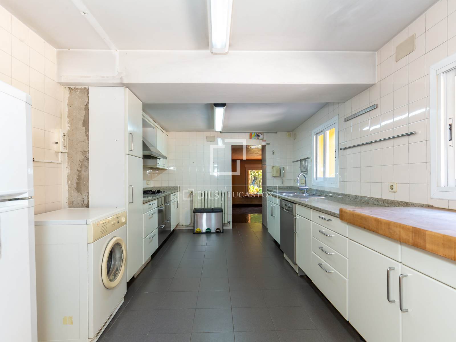 Villa i Esplugues de Llobregat, Barcelona, Spanien 5 sovrum, 643 kvm. Nr. 150373