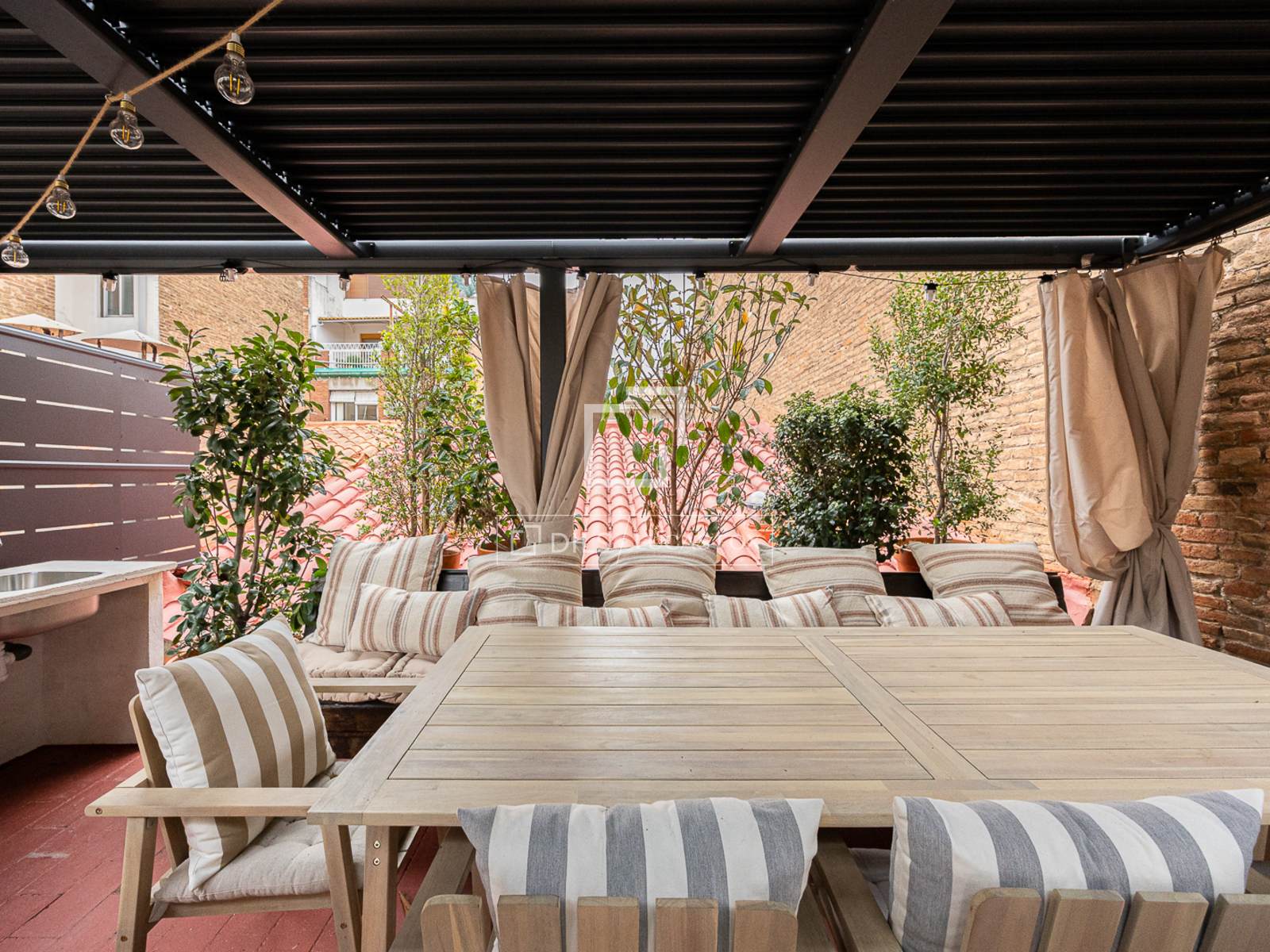 Apartment in Barcelona, Spain 3 bedrooms, 91 sq.m. No. 161466