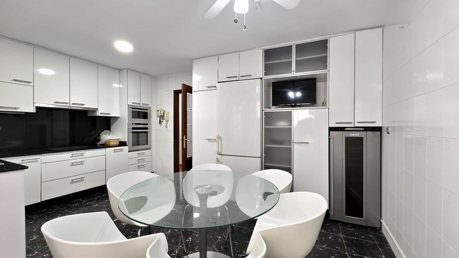 Квартира в Торревьеха, Аликанте, Испания 4 спальни, 150м2 №180455