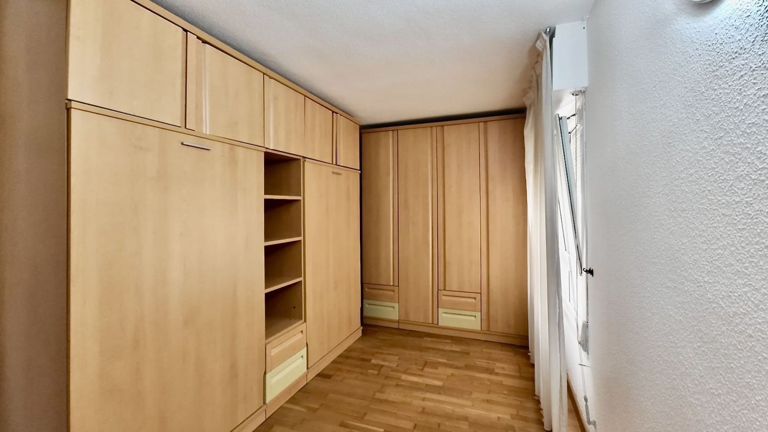 Квартира в Торревьеха, Аликанте, Испания 4 спальни, 150м2 №180455