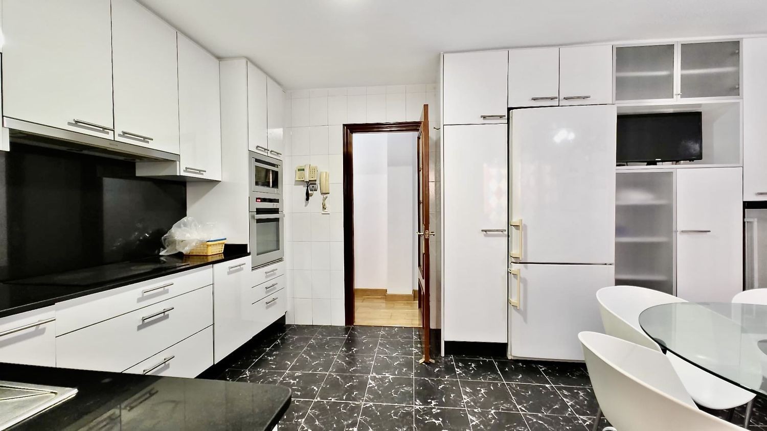 Квартира в Торревьеха, Аликанте, Испания 4 спальни, 150м2 №180455